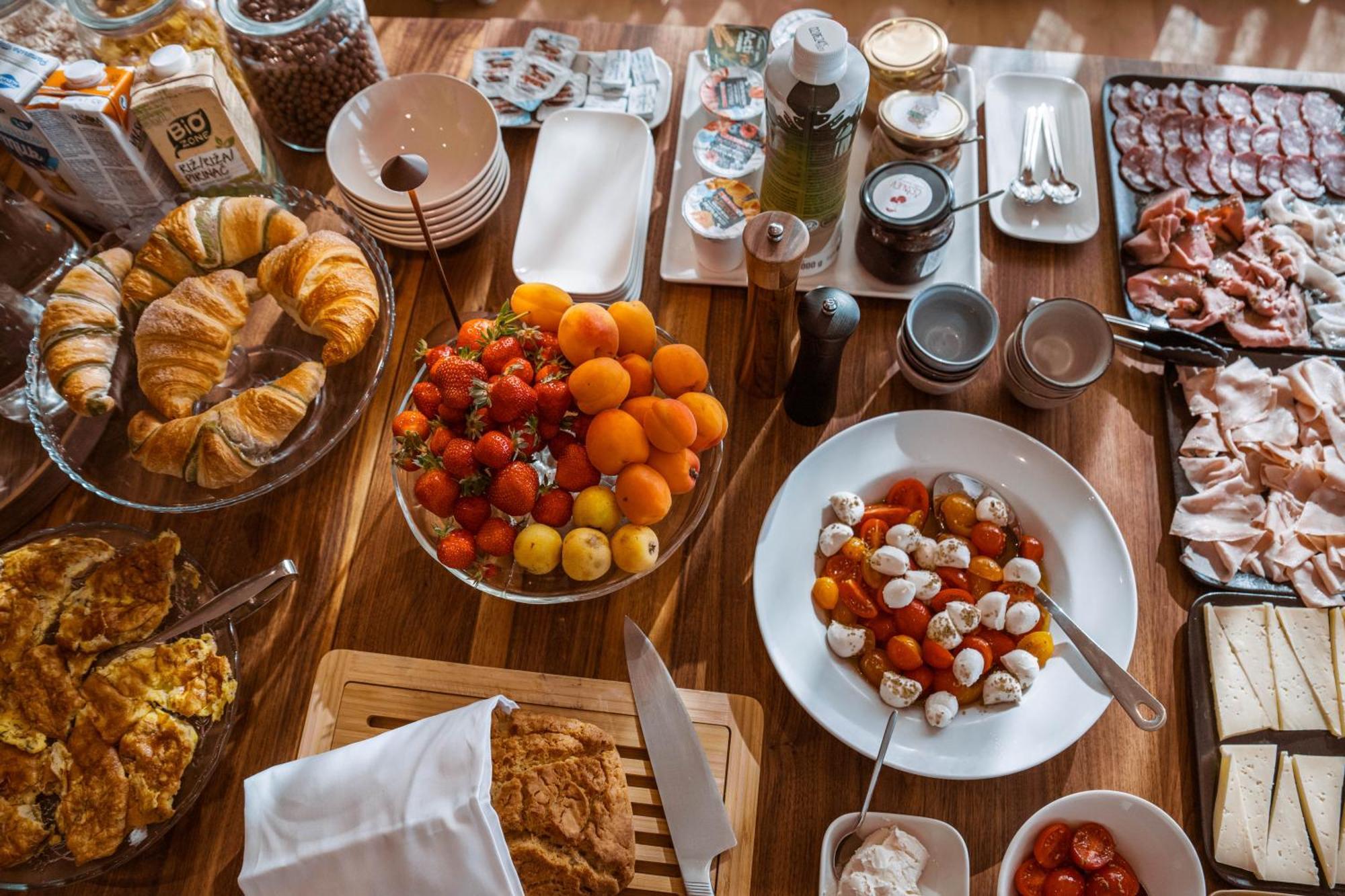Bed and Breakfast Posestvo Scurek Wine Dobrovo Esterno foto